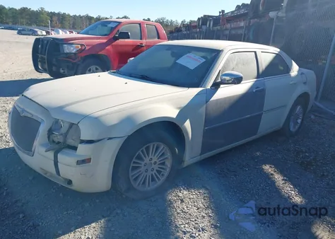 2008 Chrysler 300 Lx from USA, damaged, VIN 2C3LA43RX8H157946